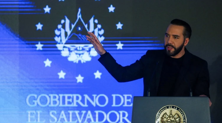 El Salvador pide a Venezuela liberar presos políticos a cambio de venezolanos detenidos por el crimen organizado.