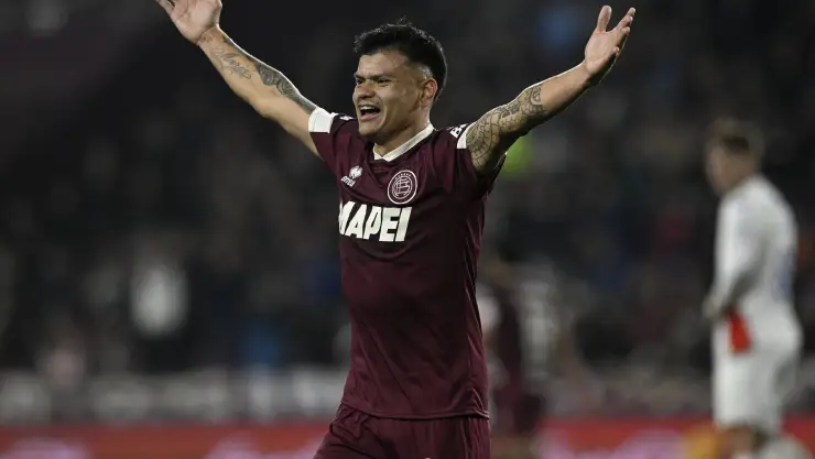 Walter Bou Gol vs Tigre.jpg