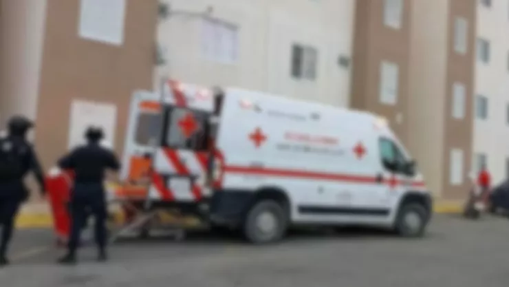 Niño cae de tercer piso