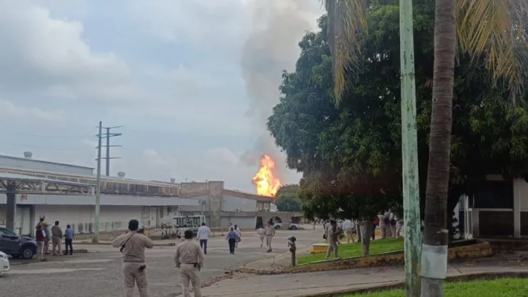 Explosión en complejo de Pemex chiapas