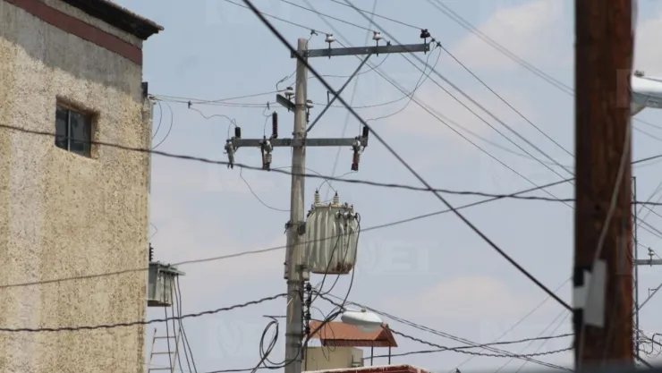 Dos hombres se electrocutan en azotea de Iztapalapa, CDMX