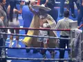 David Picasso entrando al ring para su pelea en la Arena CDMX