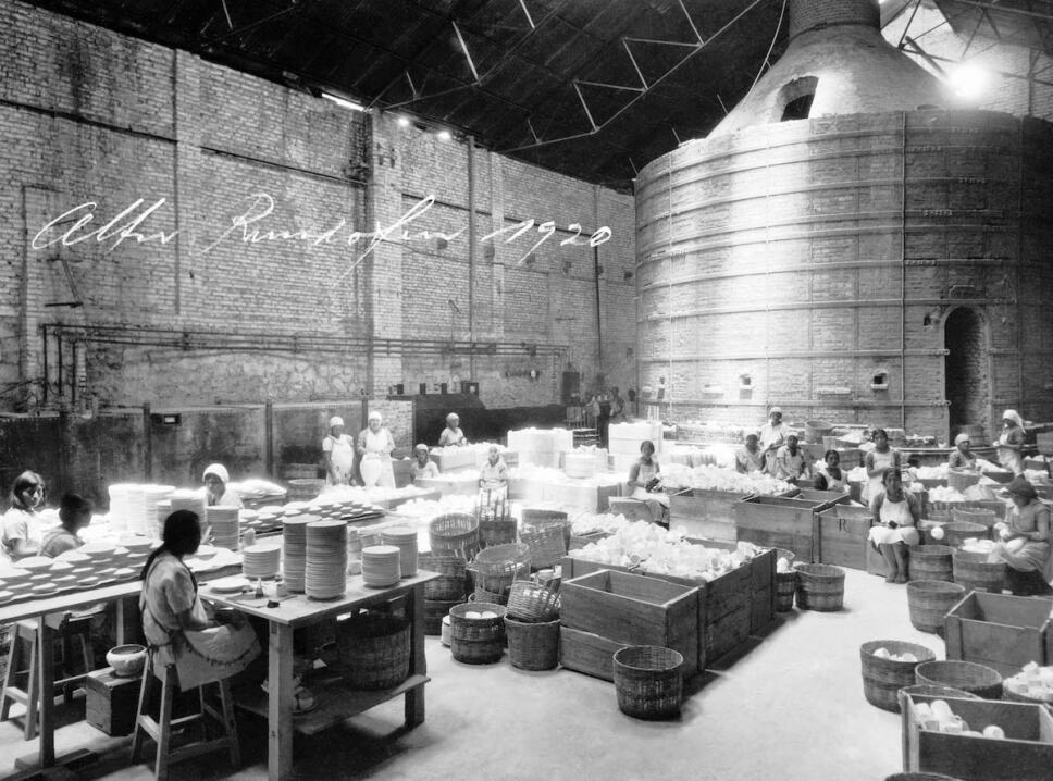 foto en la fabrica de anfora 1920