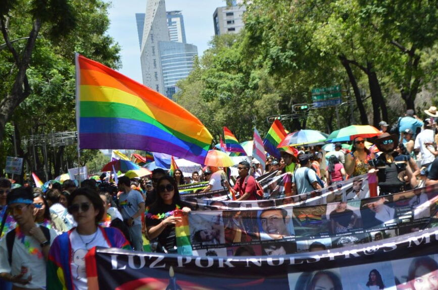 Marcha LGBT reunió a más de 250 mil personas en CDMX: FOTOS