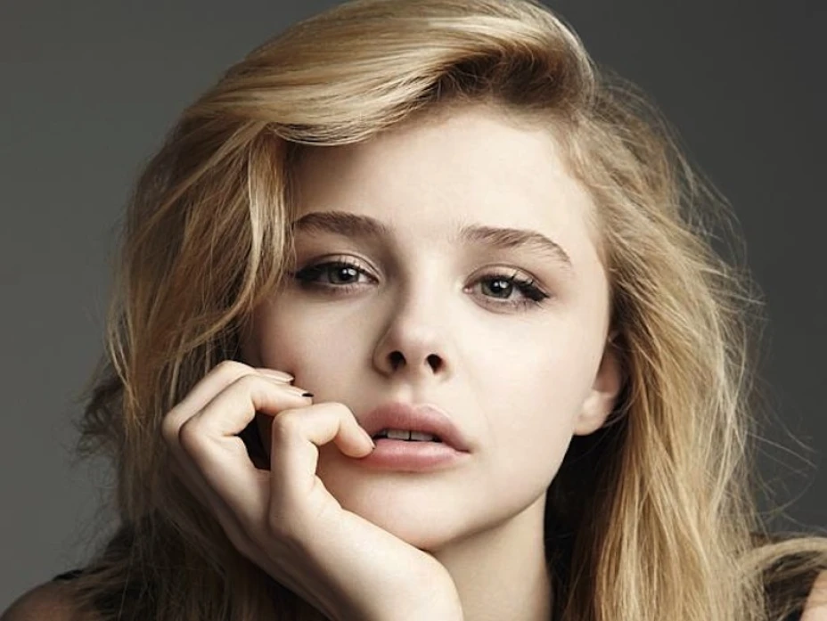moretz.jpg