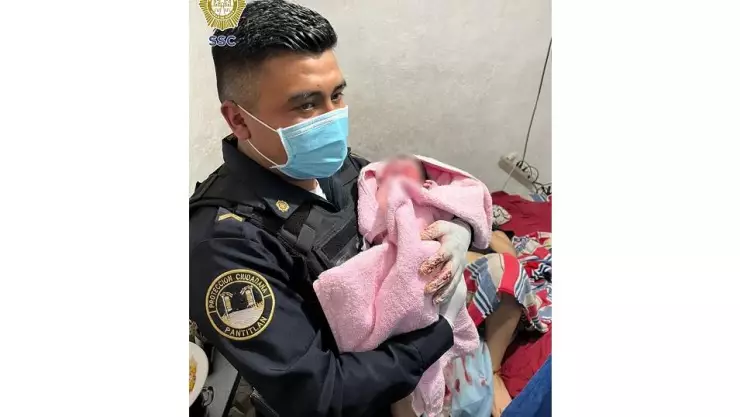 policías_nacimiento_bebé_Iztacalco1.jpg