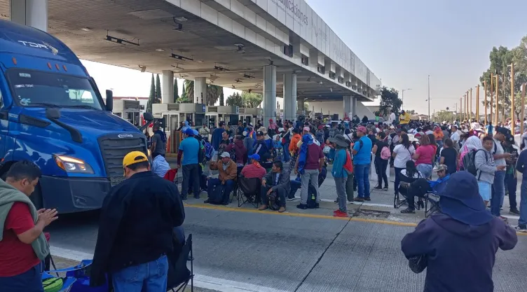 Casetas de México afectadas por protestas del CNTE: ; maestros toman las casetas
