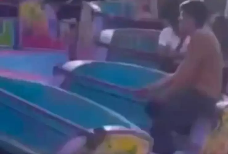 VIDEO_ Joven sale volando de juego mecánico y pierde la vida, no siguió las medidas de seguridad