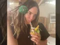 Belinda tomando.jpg
