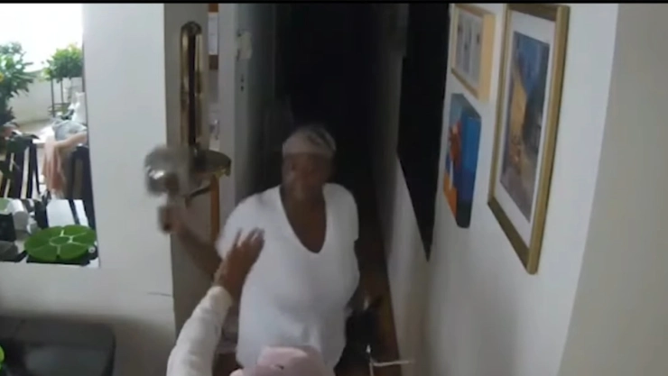 Captan-en-video-brutal-agresión-a-abuelita-de-95-años-por-parte-de-enfermera-en-Nueva-York