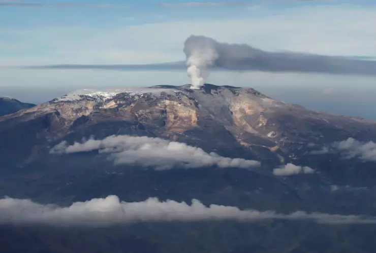 Volcán Nevado del Ruiz en Colombia podría entrar en erupción