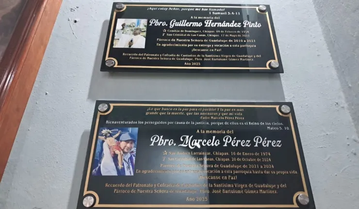 Placas conmemorativas en honor al padre Marcelo Pérez en Chiapas
