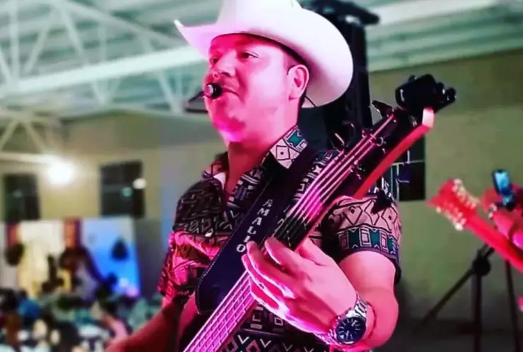 Asesinan a famoso cantante norteño y a su esposa