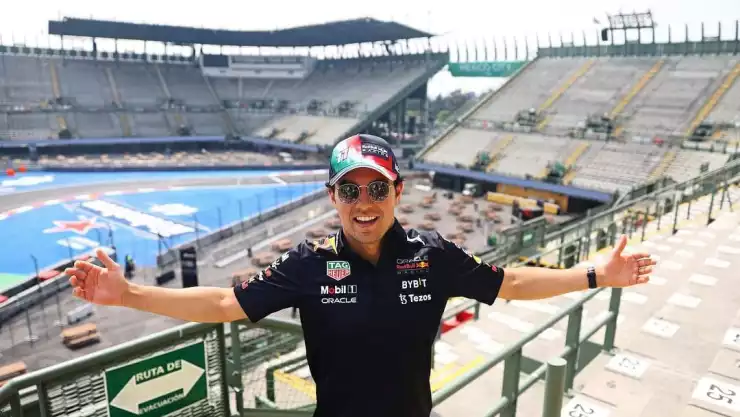 Checo Pérez deberá pagar millonaria suma para continuar en la F1