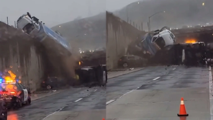 Camión de caja sale volando y cae sobre otros autos.jpg