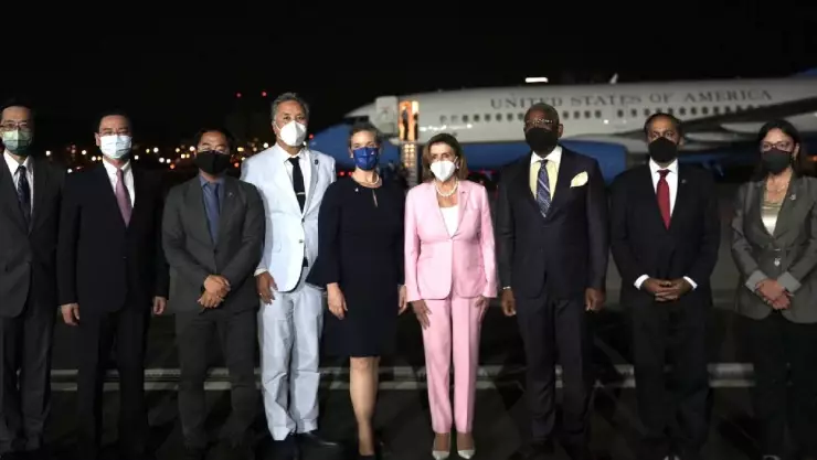 Nancy Pelosi llega a Taiwán, tras amenaza de China