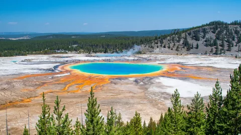 Hallan un pie flotando en aguas termales de parque nacional de Yellowstone.