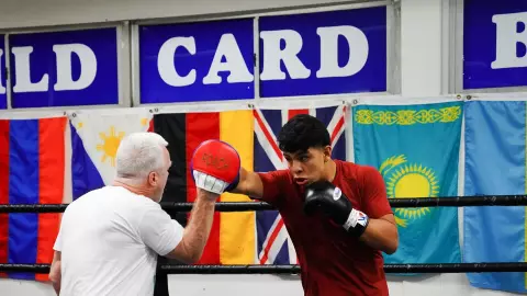 Jaime Munguía entrenamiento John Ryder