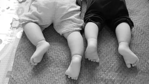 Acusan de asesinato a enfermera que envenena a bebés con insulina