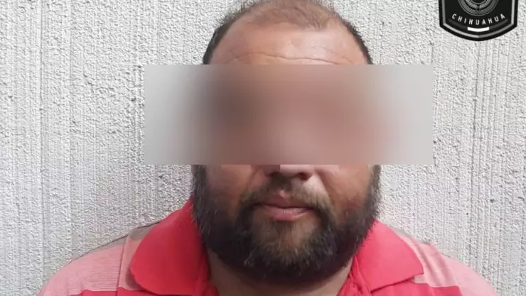 Detienen motociclista con envoltorios de cocaína en Parral