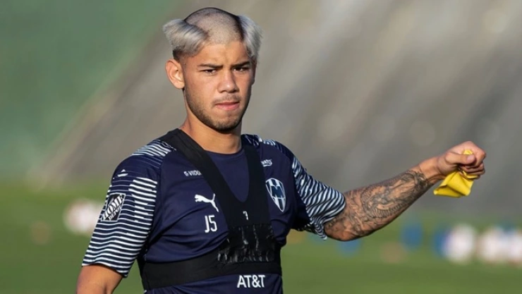 Shayr Mohamed debuta con el primer equipo