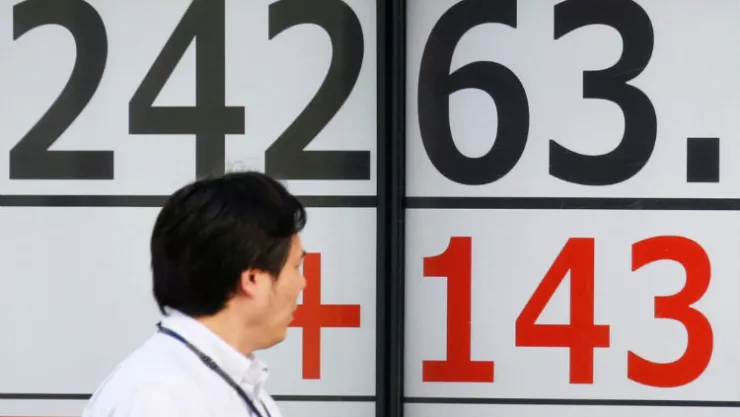 Bolsa de Tokio pierde 3 por ciento