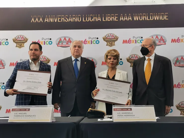Exposición 30 aniversario Lucha Libre AAA