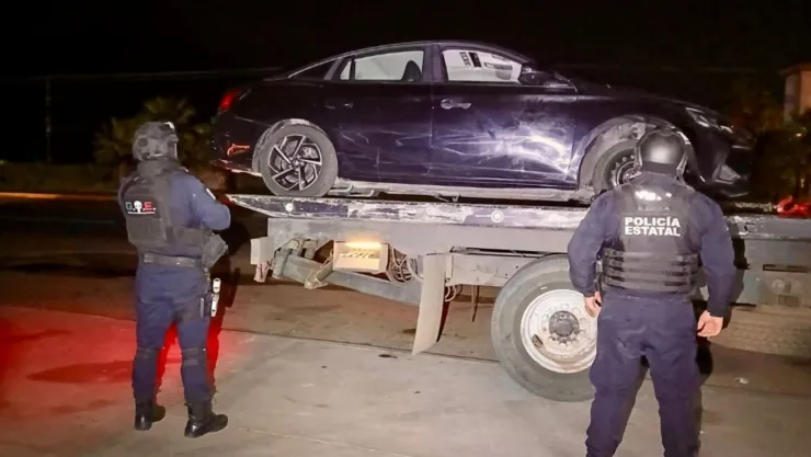 Hallan carro robado frente a motel de Culiacán