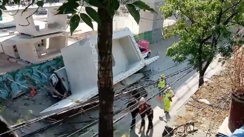 VIDEO: Momento exacto de la caída de la estructura del Tren Interurbano