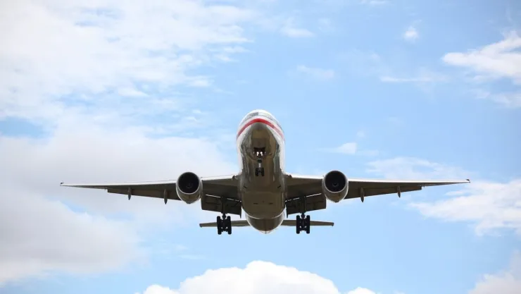 Pasajero se mete al baño y se quita la vida en pleno vuelo