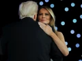 Fotos y momentos destacados de Donald Trump y Melania durante la toma de protesta presidencial.
