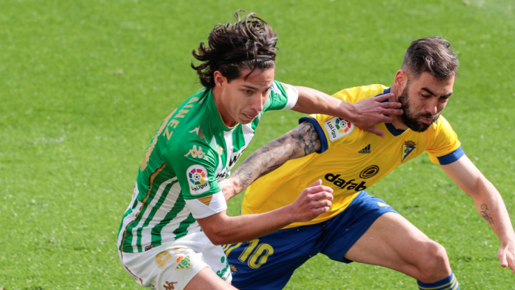 Diego Lainez ante C&aacute;diz