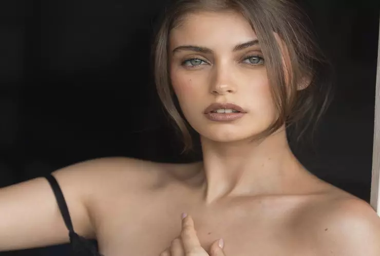 VIDEO: ¡A la Slipknot! Modelo chilena IMPACTA con peculiar voz