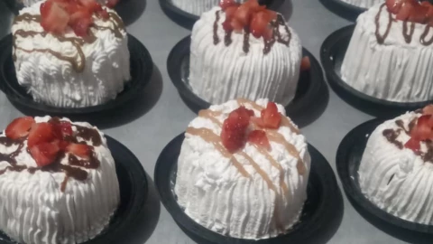 Pedido de 2 mil pasteles a repostera