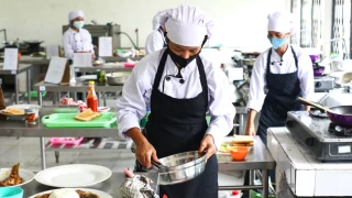 vacaciones - verano - 2023 - jovenes - trabajo