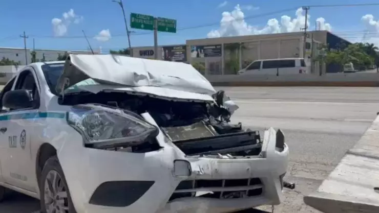 Se registra APARATOSO accidente de tránsito HOY en el Blvd. Playa del Carmen; 2 de octubre de 2024.jpg
