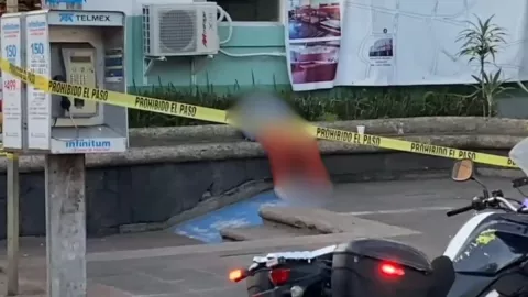 Hombre fallece a las afueras de un hospital en Xalapa