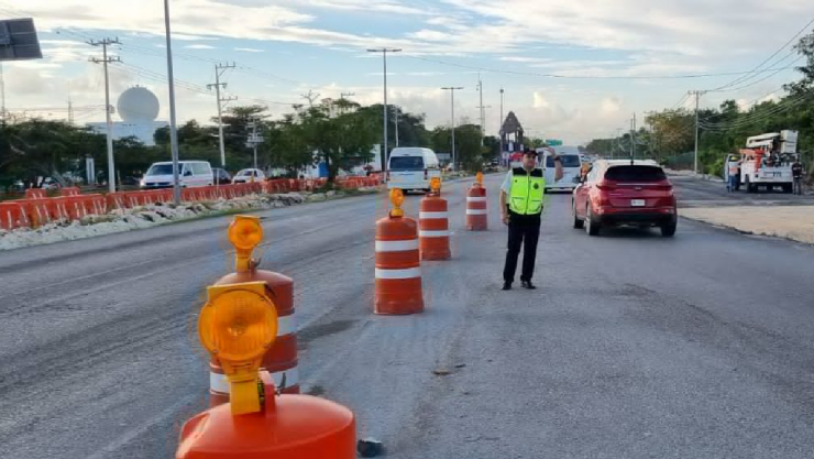 Cierre de avenidas en Cancún y tráfico en la Colosio.jpg