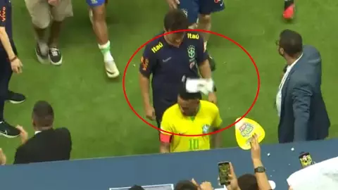 VIDEO Neymar explota contra aficionados que lo AGREDIERON