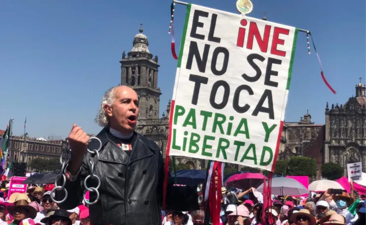 Marcha del INE: Miles de asistentes salieron al Zócalo y a varias calles de México