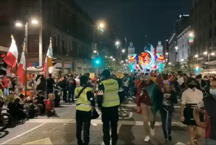 calles Zocalo CDMX Grito de Independencia.jpg