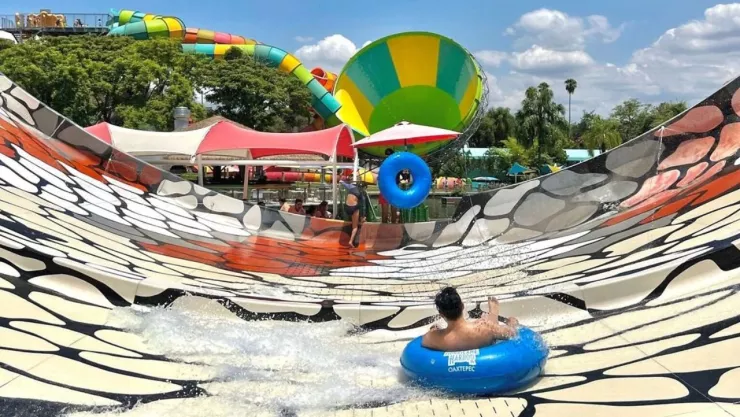 Diversión en Huricane Harbor en Six Flags Oaxtepec