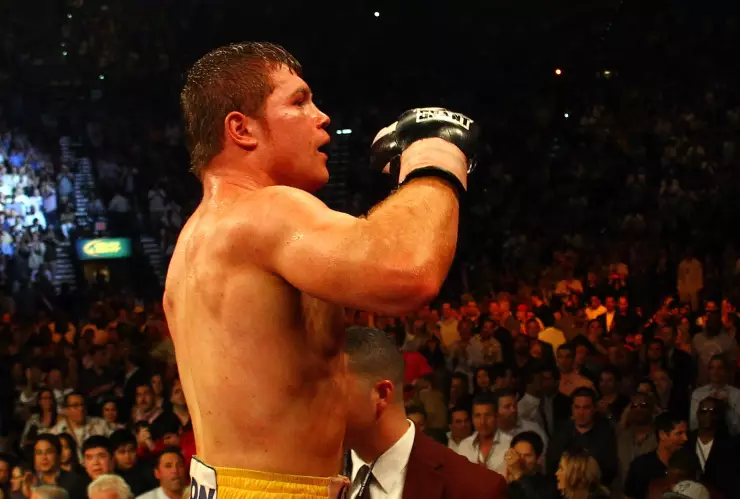 Canelo Alvarez primer título
