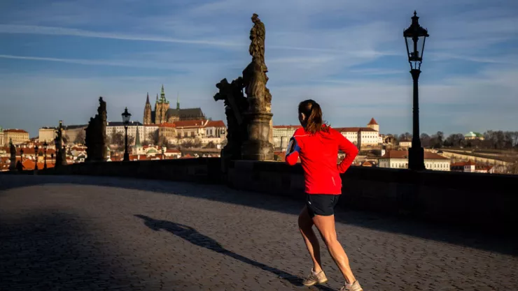 Los métodos básicos para evitar lesiones en los corredores