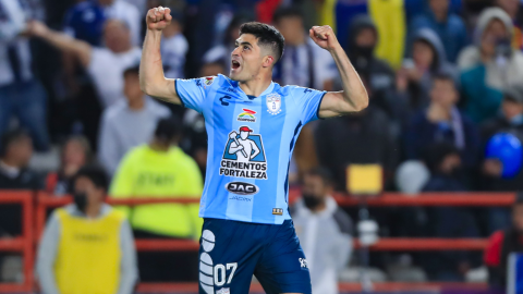 Nicol&aacute;s Ib&aacute;&ntilde;ez celebra un gol con Pachuca