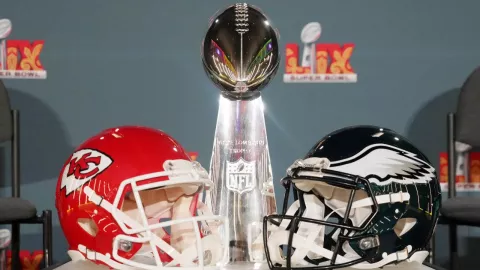 ¿Cuánto pesa el trofeo Vince Lombardi del Super Bowl 2025 y cuánto vale?
