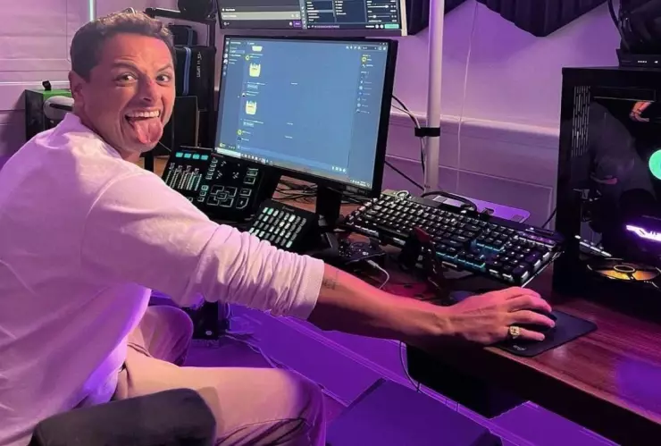 Chicharito Hernández alburea novia