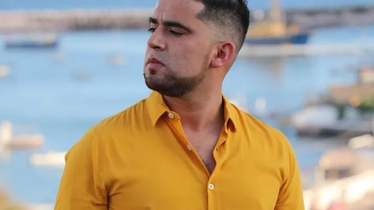 Charly Zúñiga lanza la canción ‘Tomo y Tomo’ para todos los corazones rotos.