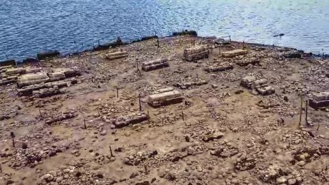 Tumbas presa Miguel Hidalgo 
