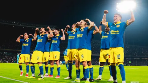 ¡ICÓNICO! Henry Martín alcanza nueva cifra histórica con el América y todos los jugadores lo festejan